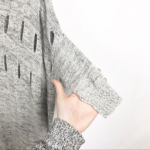 BCBGENERATION Tunic Sweater w/ cutouts &pockets. - Picture 4 of 6